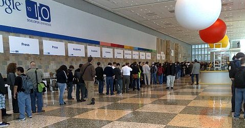 Google I/O - Line for free HTC Evo phones